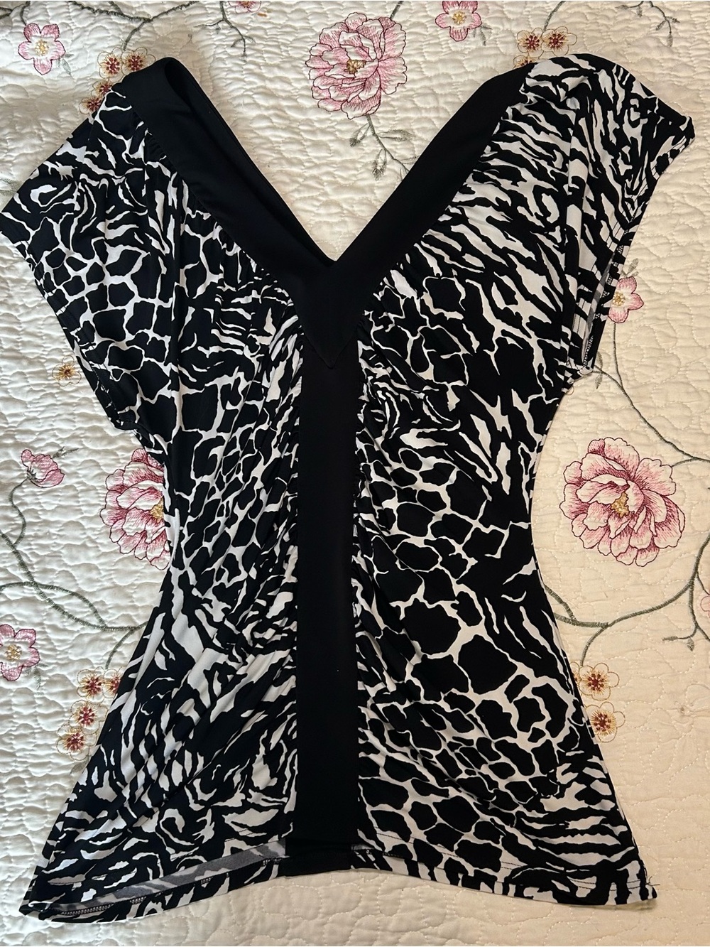 INC International Concepts Black & White V-Neck Printed Blouse